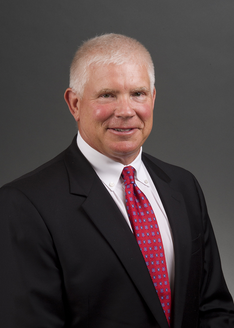 Headshot of Lee Banks